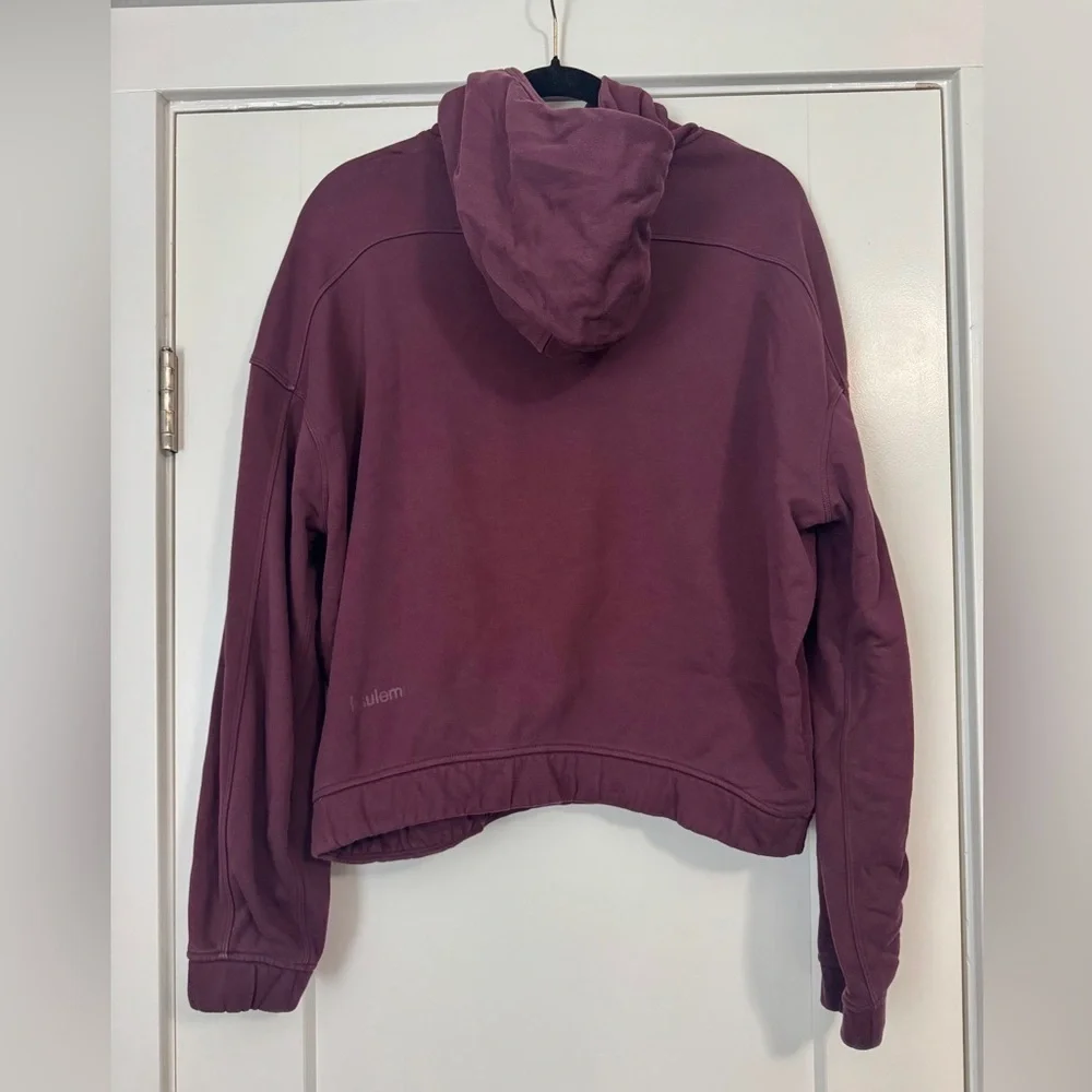 Lululemon Relaxed Cropped Hoodie in Cassis